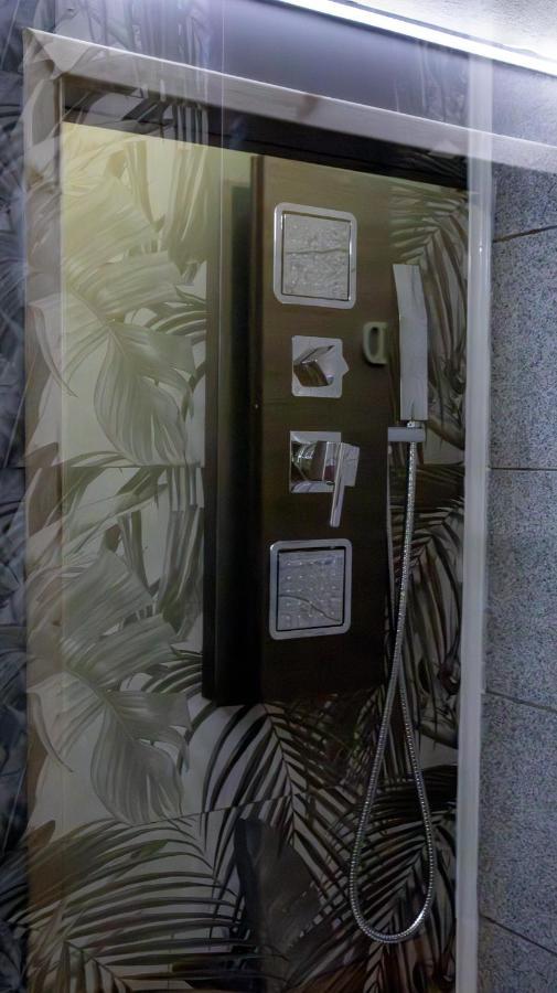 Don Pes Travel Rooms Sassari Buitenkant foto