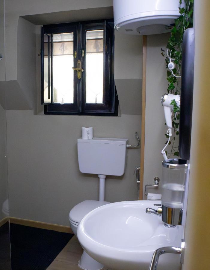 Don Pes Travel Rooms Sassari Buitenkant foto